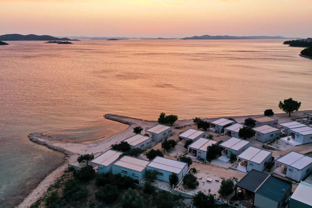 Buqez Eco Resort - Beach Front Villa 26 - Seaview Drage