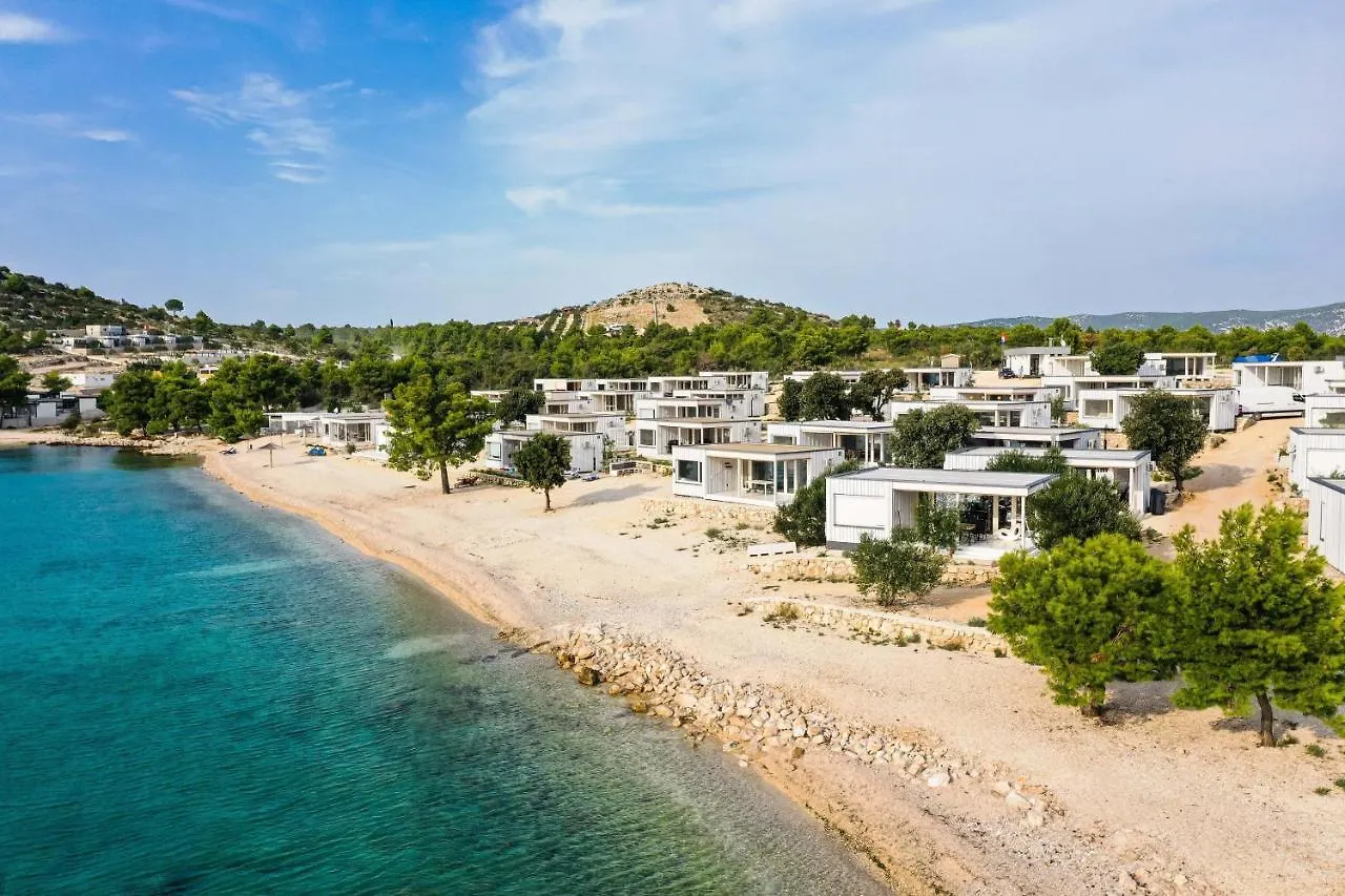 Buqez Eco Resort - Beach Front Villa 26 - Seaview Drage