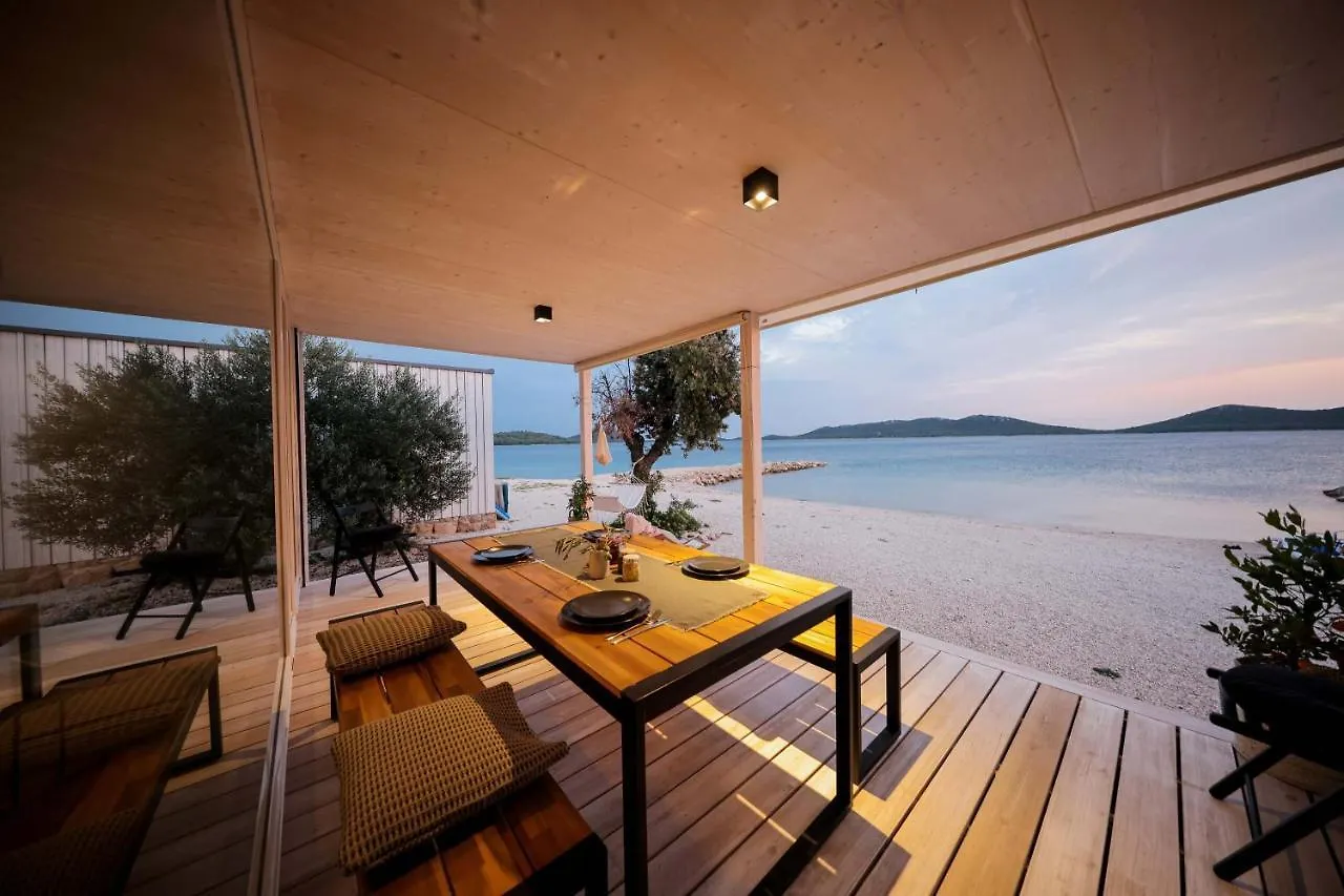 Buqez Eco Resort - Beach Front Villa 26 - Seaview Drage